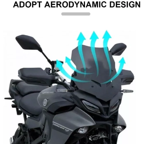 Φιμέ ζελατίνα Touring τοποθετημένη σε Yamaha Tracer 900 GT, αναδεικνύοντας την τέλεια εφαρμογή και την προστασία του αναβάτη.