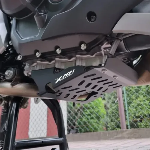 Καρίνα Honda XADV 750 τοποθετημένη σε μοτοσυκλέτα