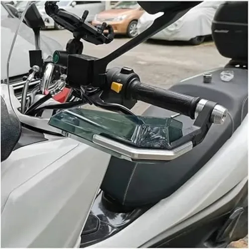 Προστατευτικά χεριών Honda XADV 750 τοποθετημένα σε μοτοσυκλέτα