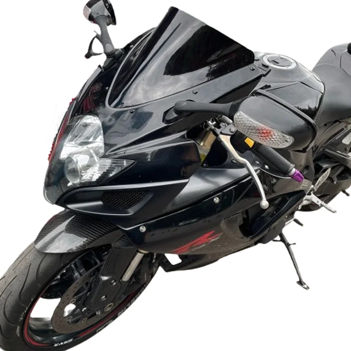 zelatina-suzuki-gsxr-600-750-2006-2007-fime-topothetimeni Ζελατίνα suzuki gsxr 600-750 2006-2007 φιμέ Double Bubble ανεμοθώρακας και προστατευτικό παρμπρίζ τοποθετημένη πάνω στη μοτοσυκλέτα