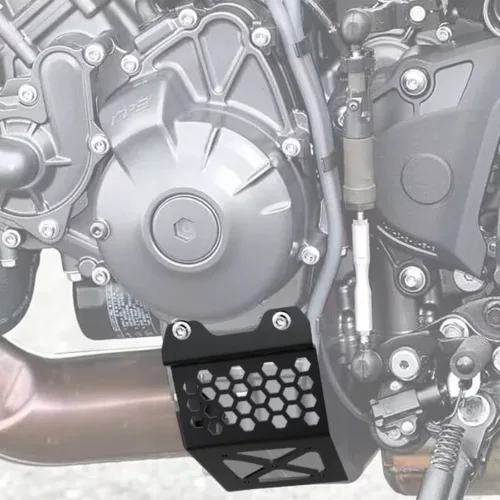 Προστατευτικό κάρτερ Yamaha Tracer 9 2021 2022 2023 2024 και Tracer 900 τοποθετημένο στις εργοστασιακές αναμονές